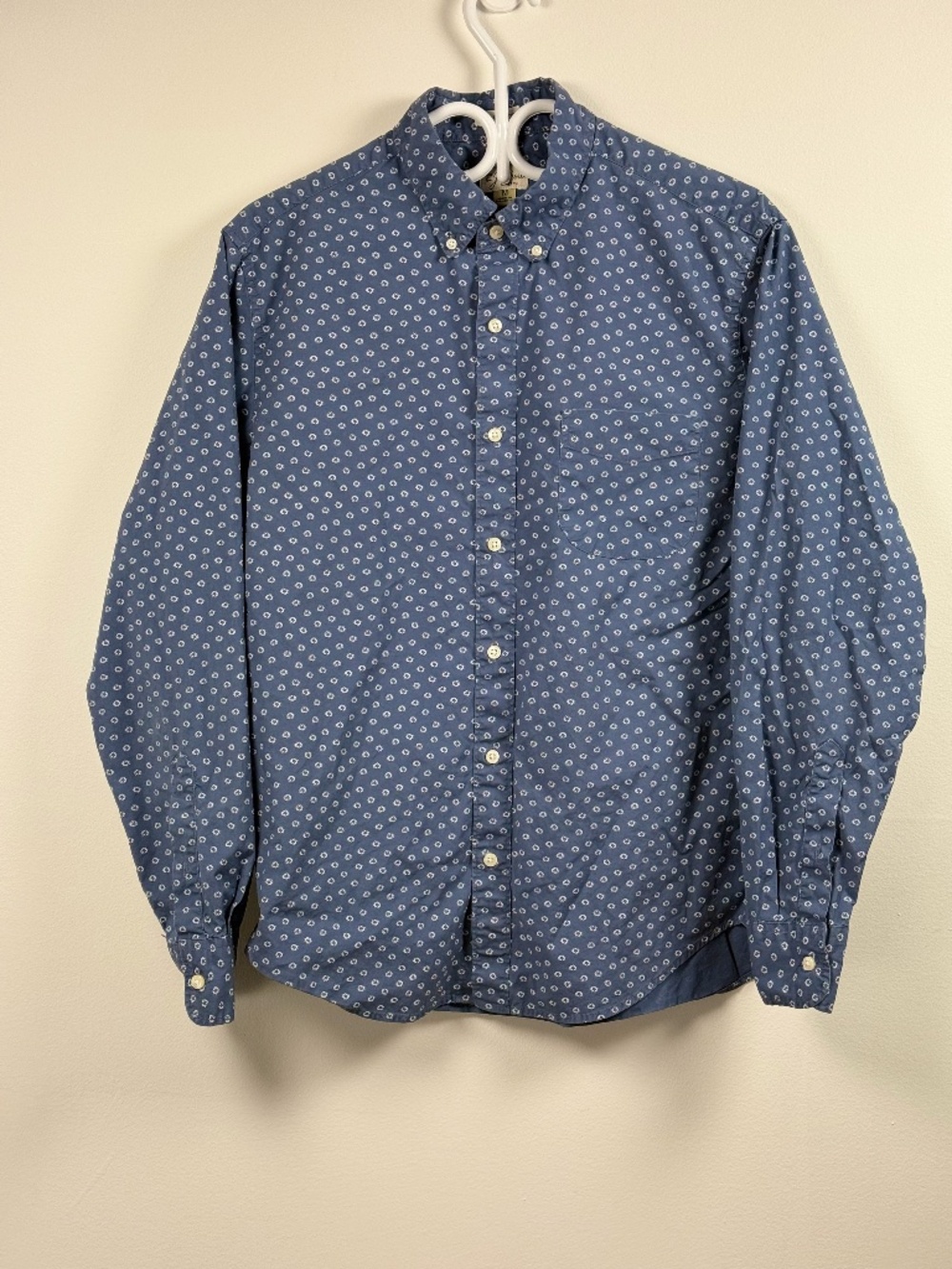 J.Crew men casual button shirt size M 98% organic cotton slim untucked fit